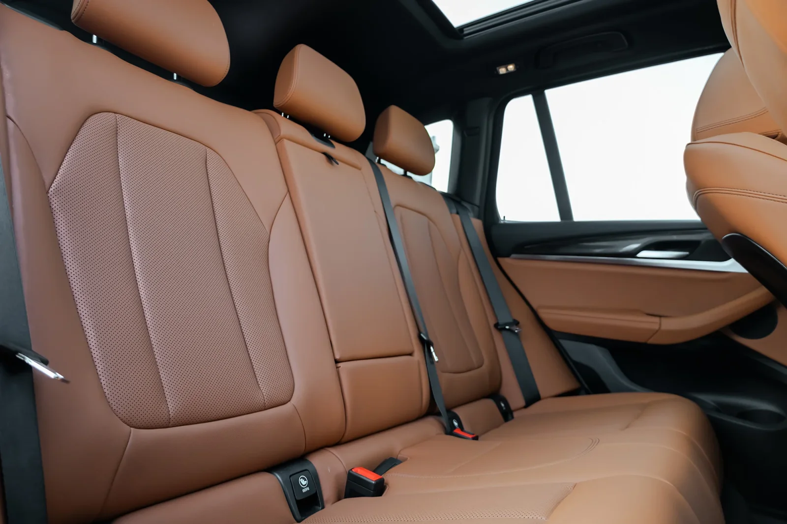 Rent BMW X3  White 2022 in Abu Dhabi - 9 