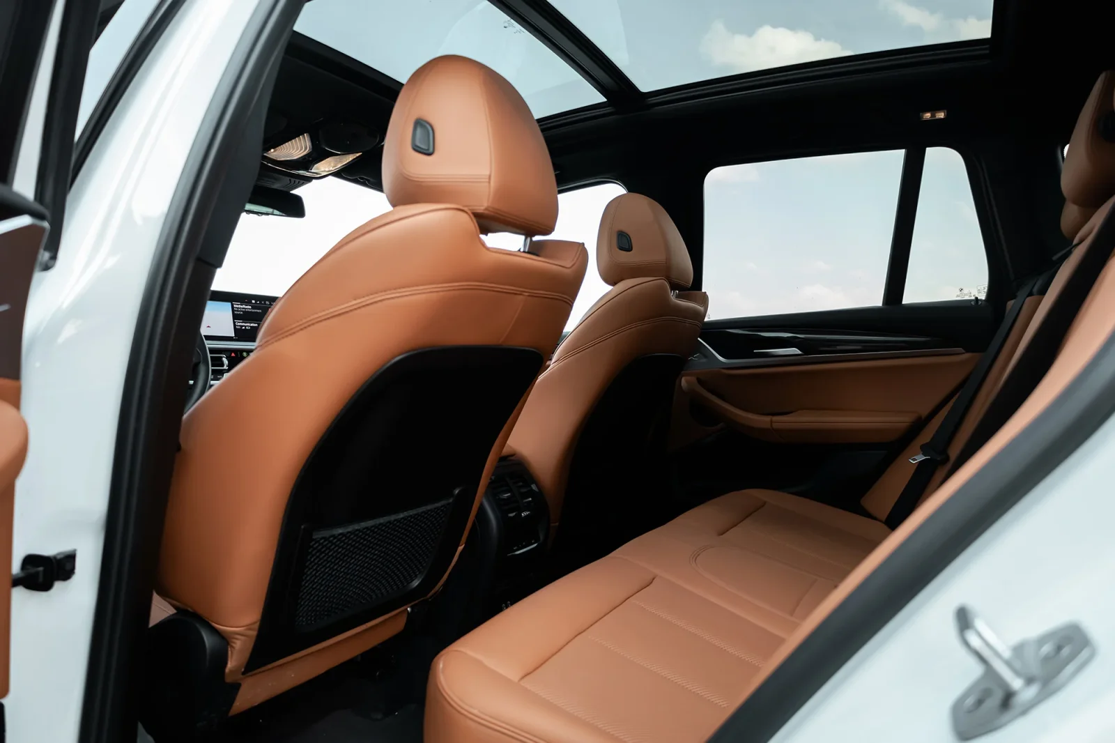 Rent BMW X3  White 2022 in Abu Dhabi - 6 