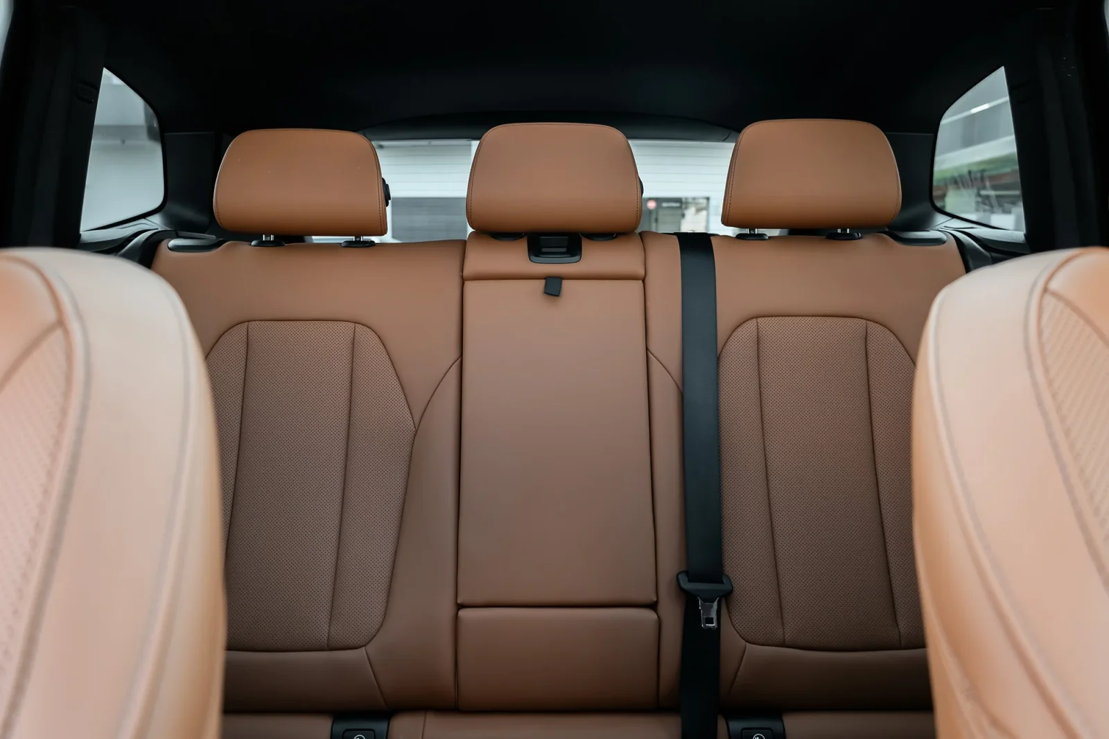 Rent BMW X3  White 2022 in Abu Dhabi - 10 