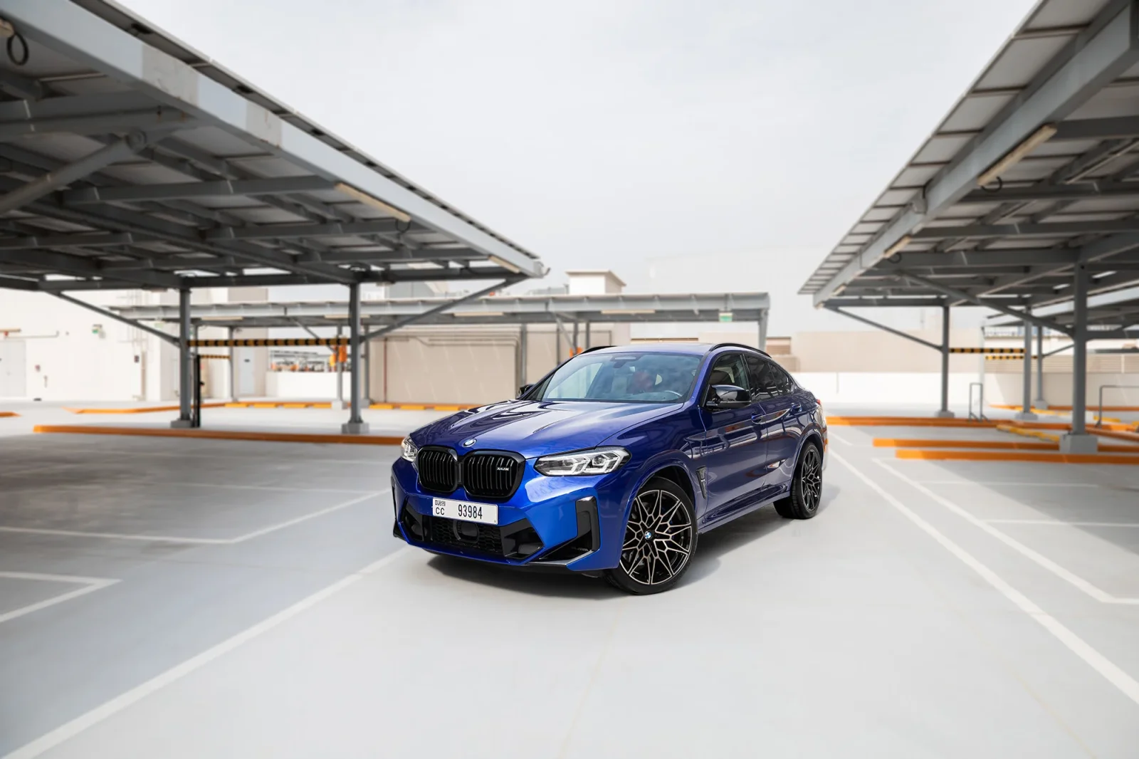 Loyer BMW X4 M Competition Bleu 2022 en Abou Dabi - 2 