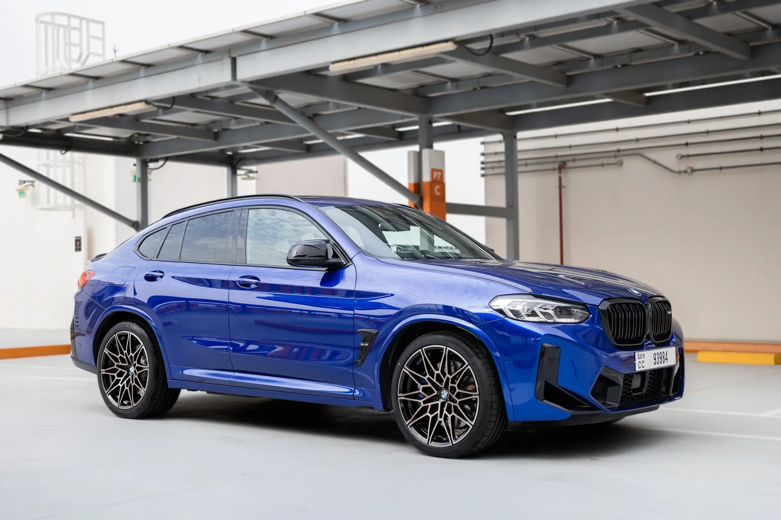Loyer BMW X4 M Competition Bleu 2022 en Abou Dabi - 13 