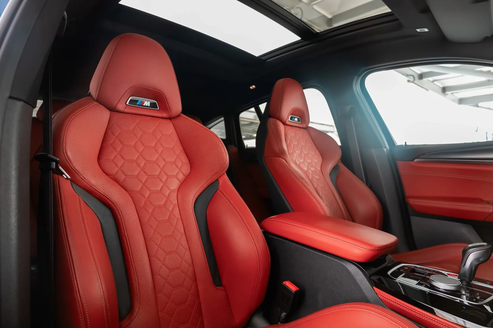 Loyer BMW X4 M Competition Bleu 2022 en Abou Dabi - 9 