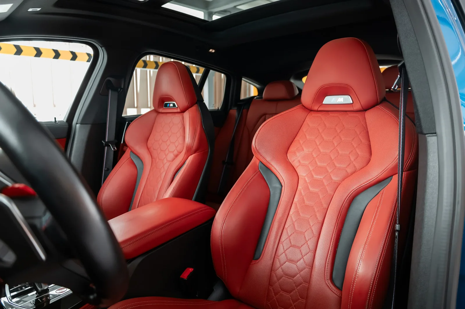 Loyer BMW X4 M Competition Bleu 2022 en Abou Dabi - 5 