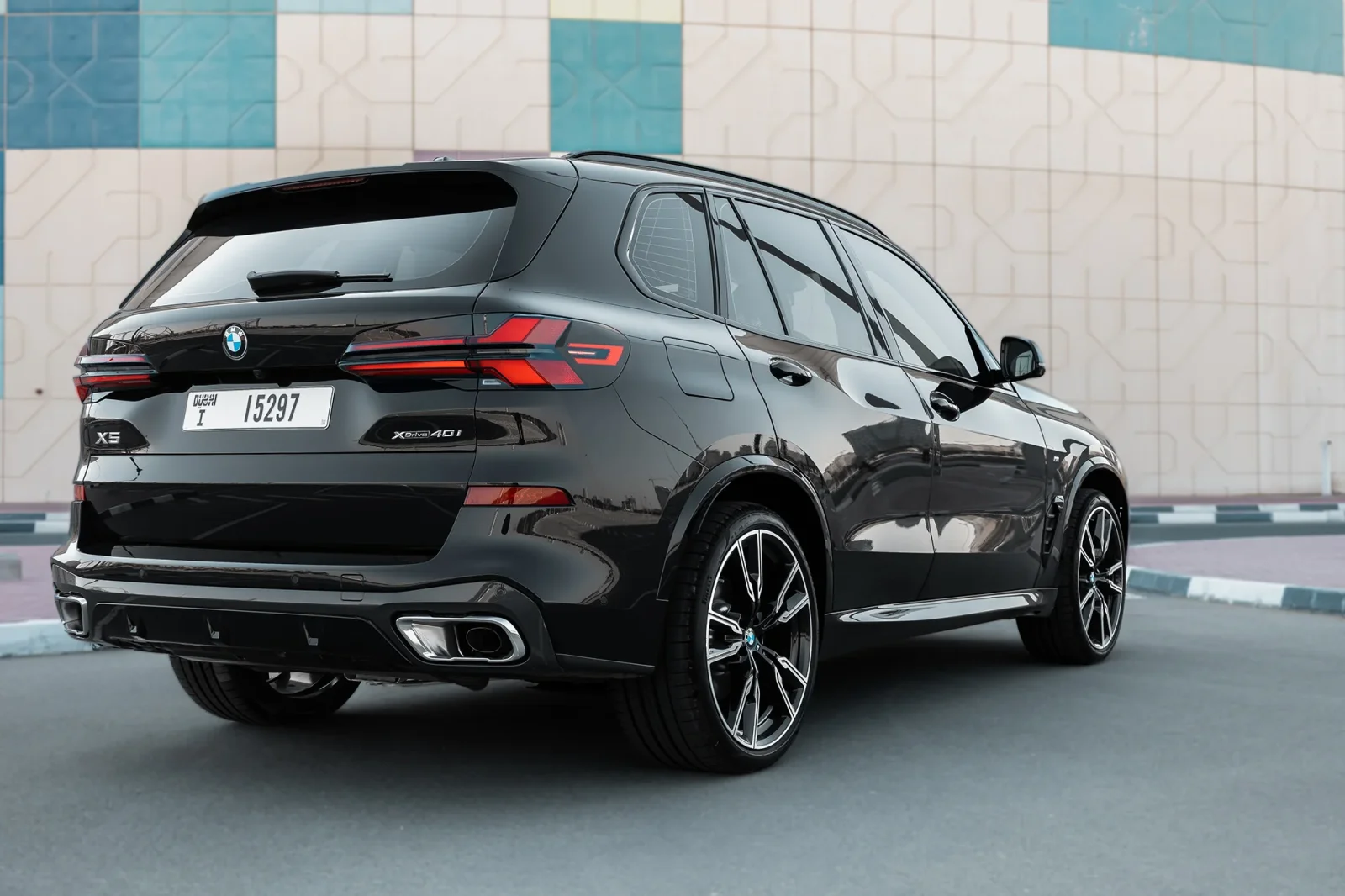 Huren BMW X5 40i M-Sport Zwart 2025 in Abu Dhabi - 15 