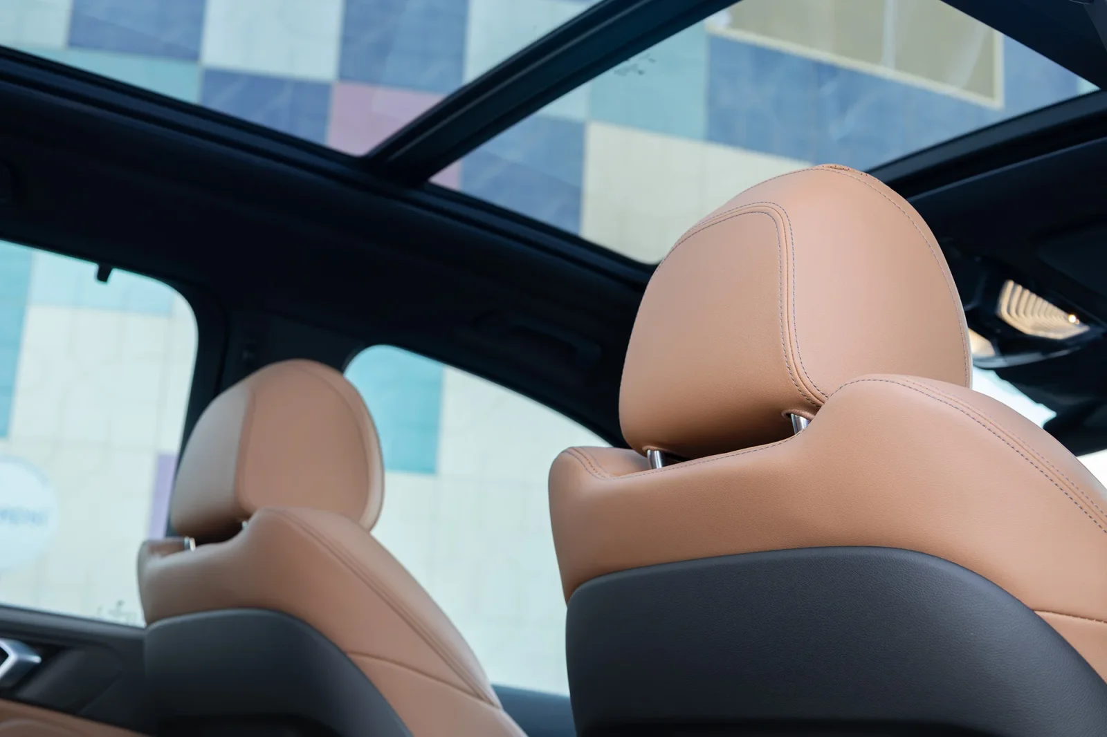 Huren BMW X5 40i M-Sport Zwart 2025 in Abu Dhabi - 5 