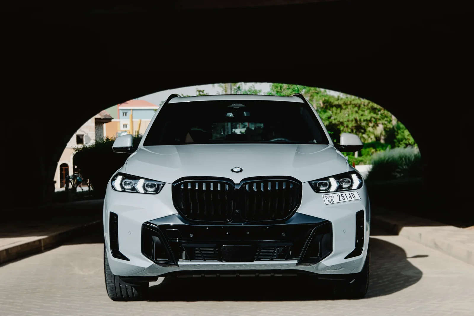 Affitto BMW X5  Grigio 2025 in Abu Dhabi - 4 