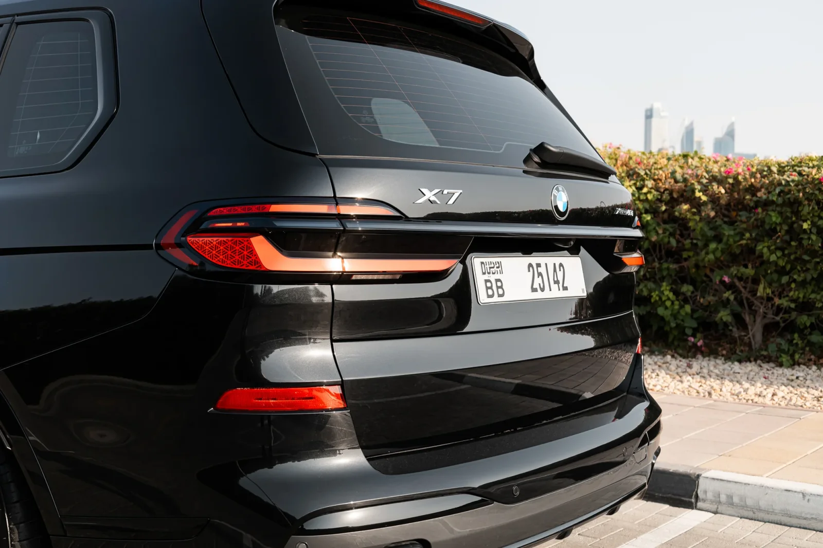 Miete BMW X7  Schwarz 2024 in der Abu Dhabi - 6 