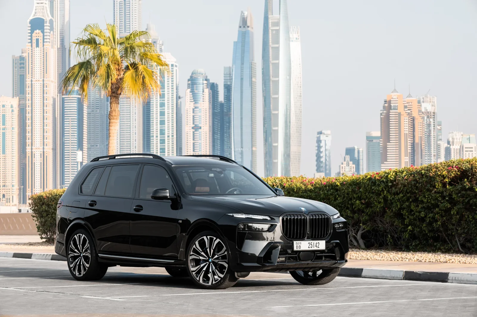Miete BMW X7  Schwarz 2024 in der Abu Dhabi - 2 