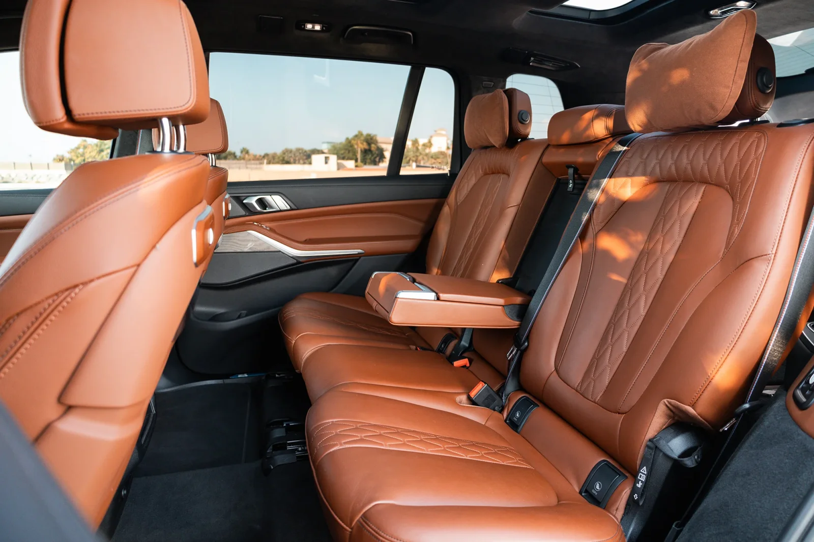 Affitto BMW X7 New Gen Nero 2023 in Abu Dhabi - 3 