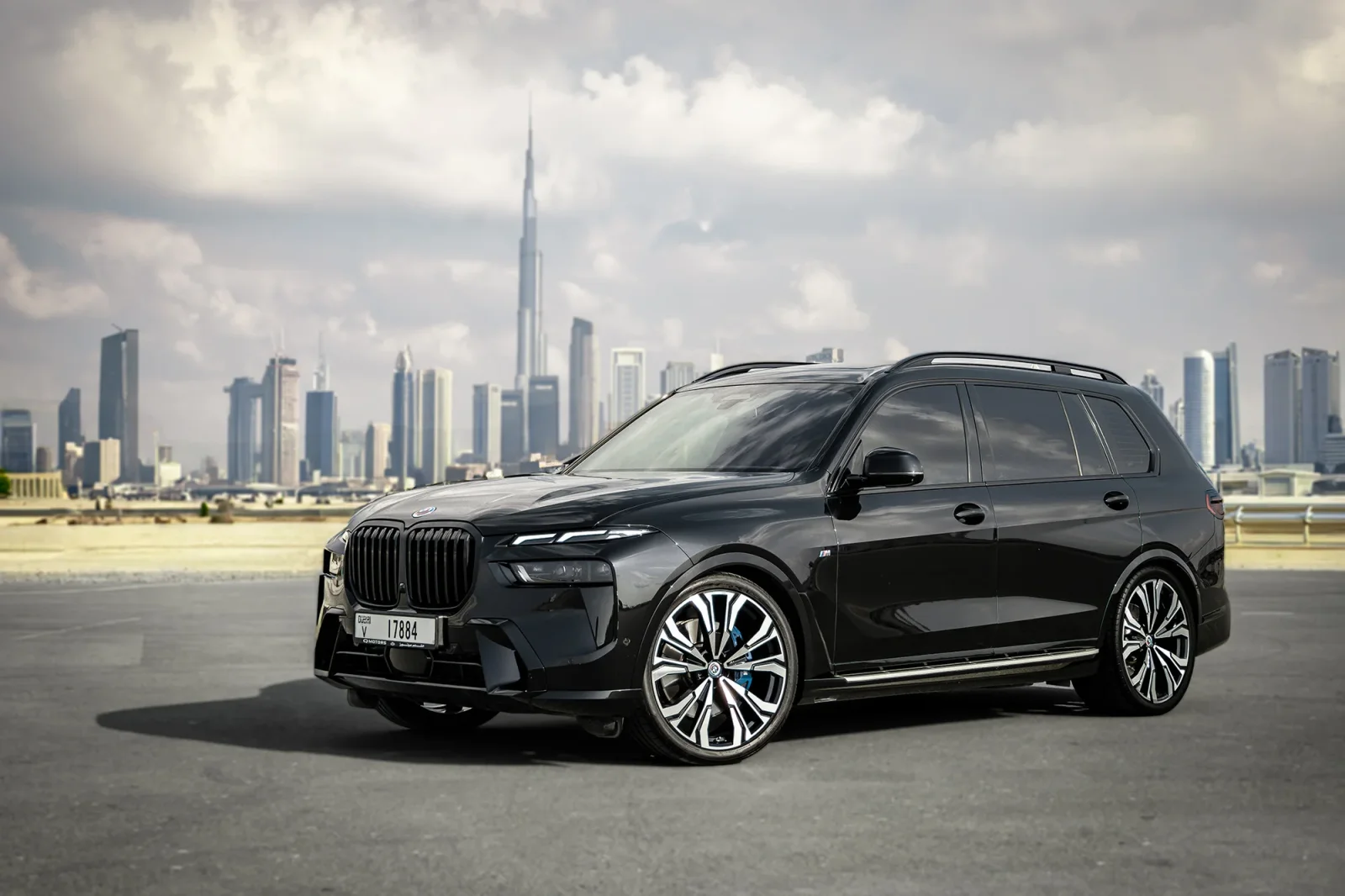 Affitto BMW X7 New Gen Nero 2023 in Abu Dhabi - 2 