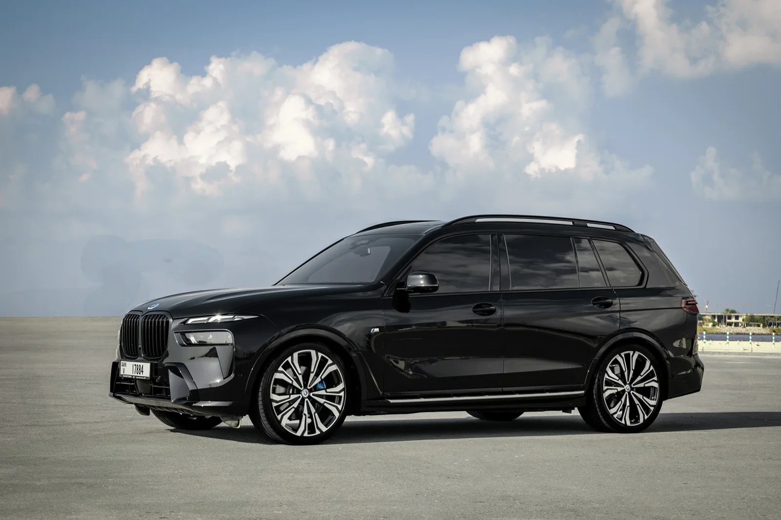Affitto BMW X7 New Gen Nero 2023 in Abu Dhabi - 12 
