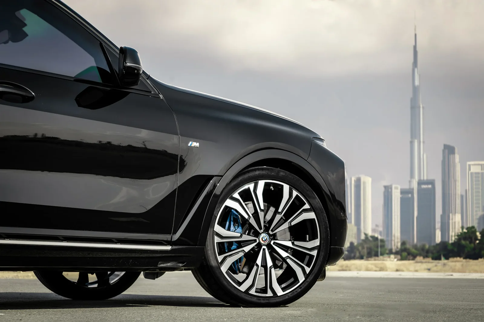 Affitto BMW X7 New Gen Nero 2023 in Abu Dhabi - 13 