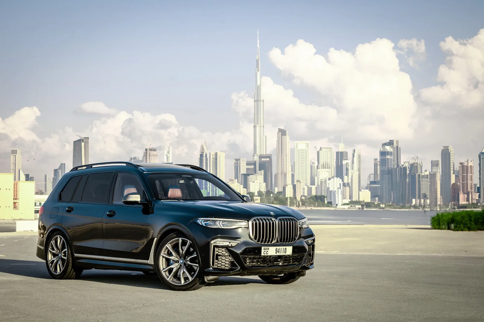 Loyer BMW X7  Bleu 2022 en Abou Dabi - 2 