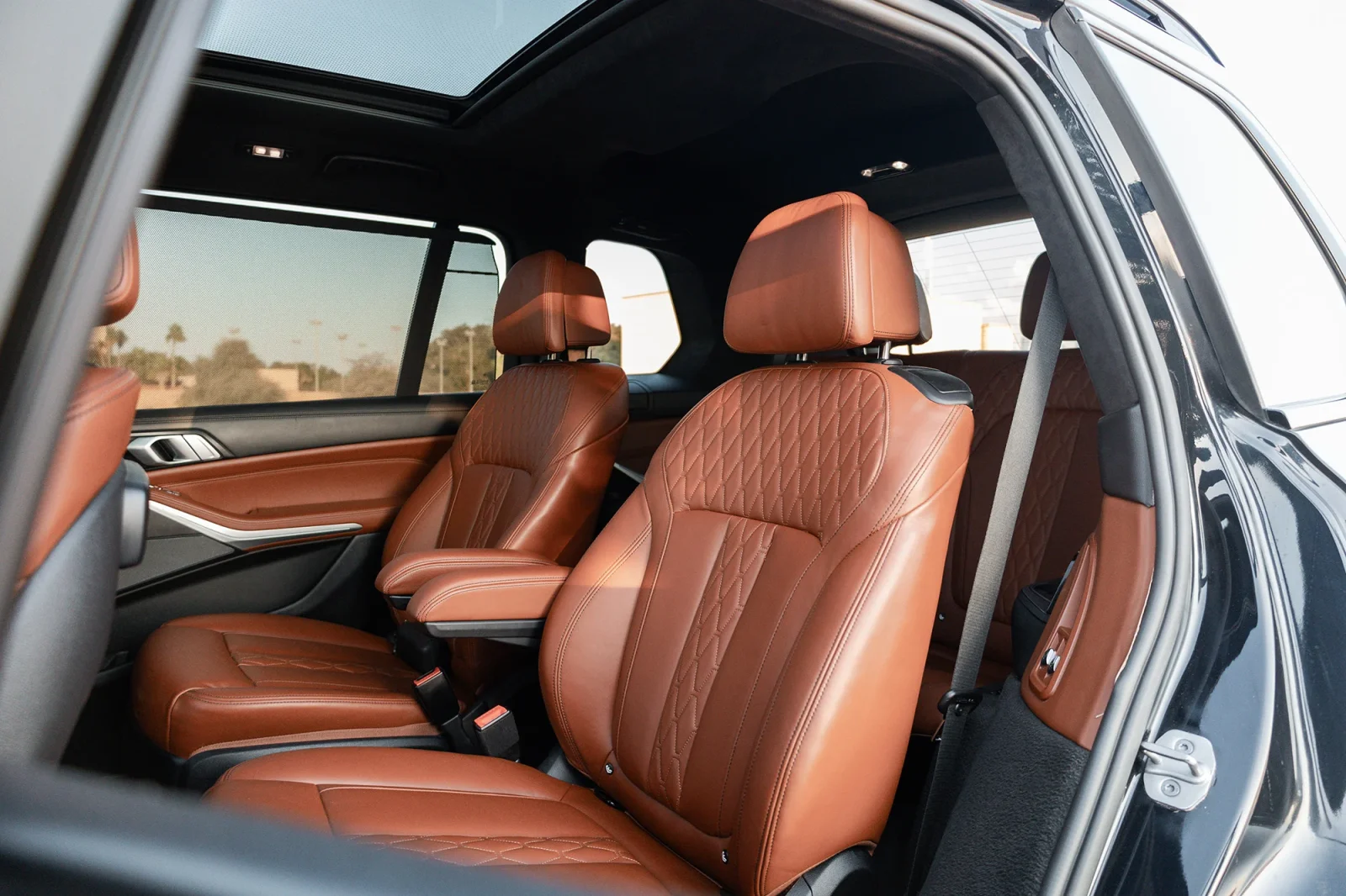 Loyer BMW X7  Bleu 2022 en Abou Dabi - 11 