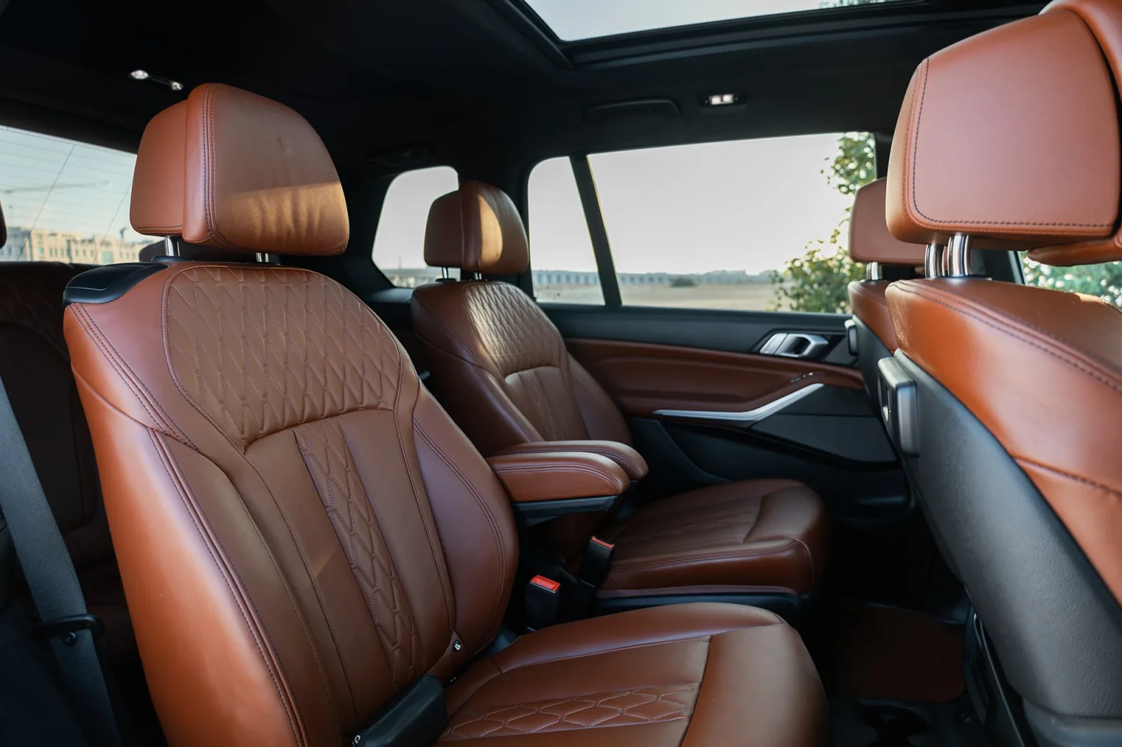 Loyer BMW X7  Bleu 2022 en Abou Dabi - 12 