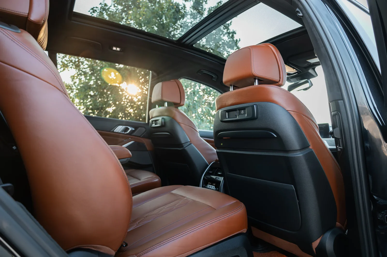 Loyer BMW X7  Bleu 2022 en Abou Dabi - 9 