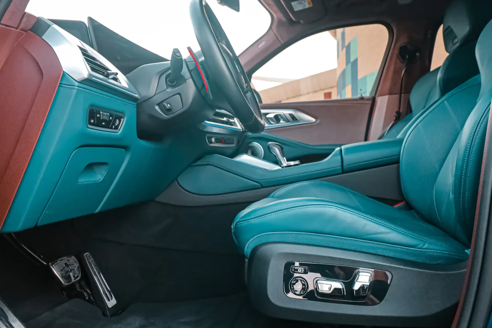 Alquiler BMW XM  Azul 2023 en Abu Dabi - 13 