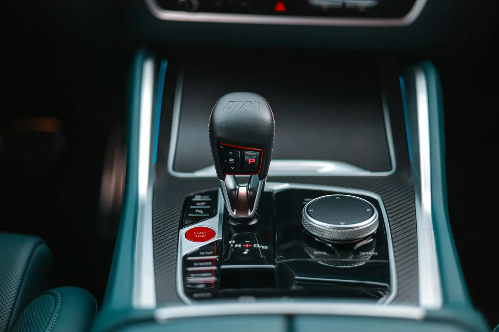 Alquiler BMW XM  Azul 2023 en Abu Dabi - 11 