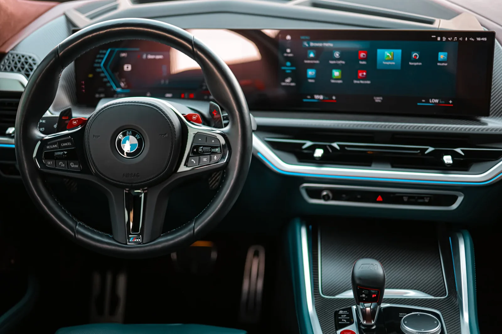 Alquiler BMW XM  Azul 2023 en Abu Dabi - 5 