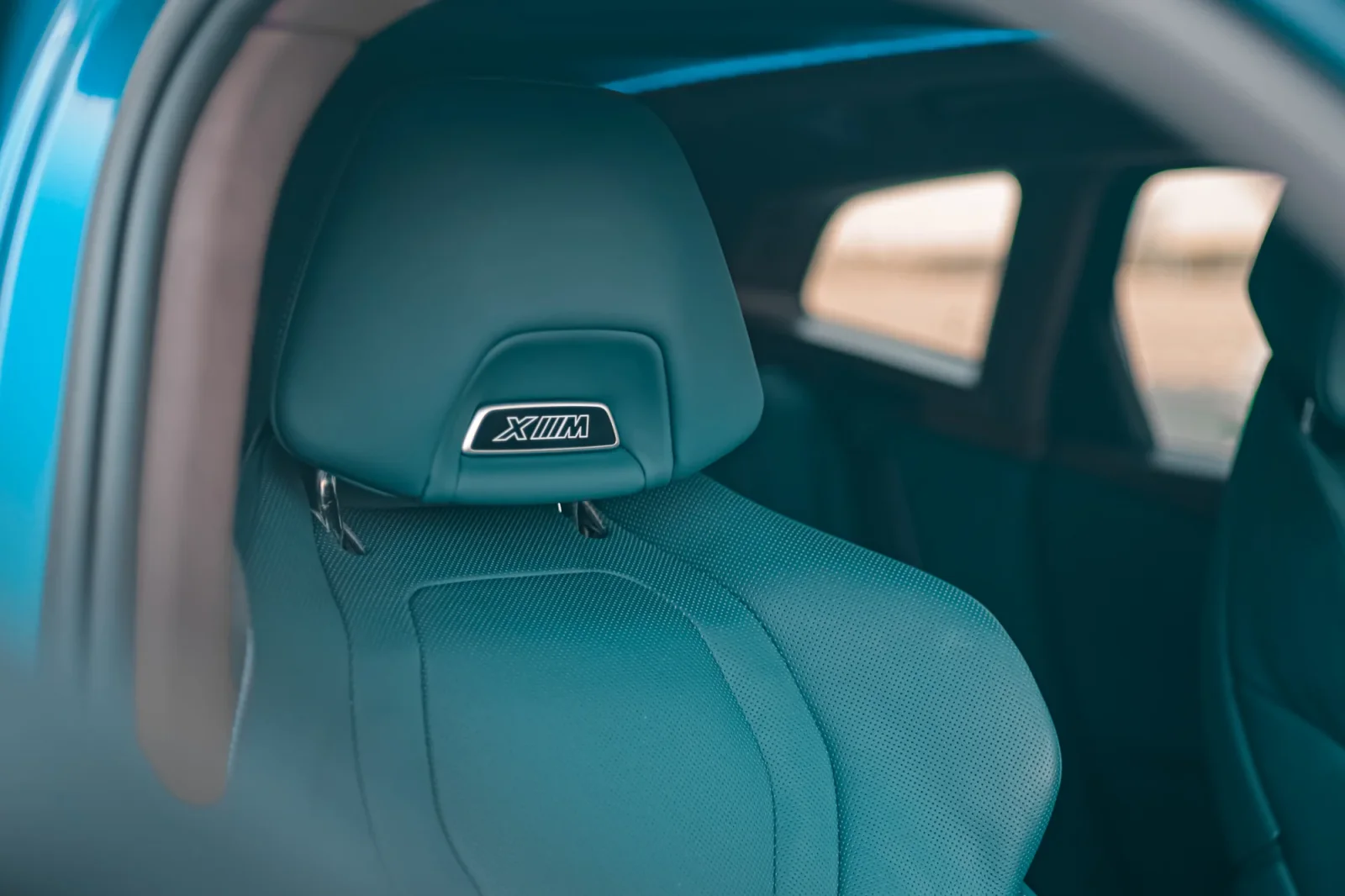 Alquiler BMW XM  Azul 2023 en Abu Dabi - 6 