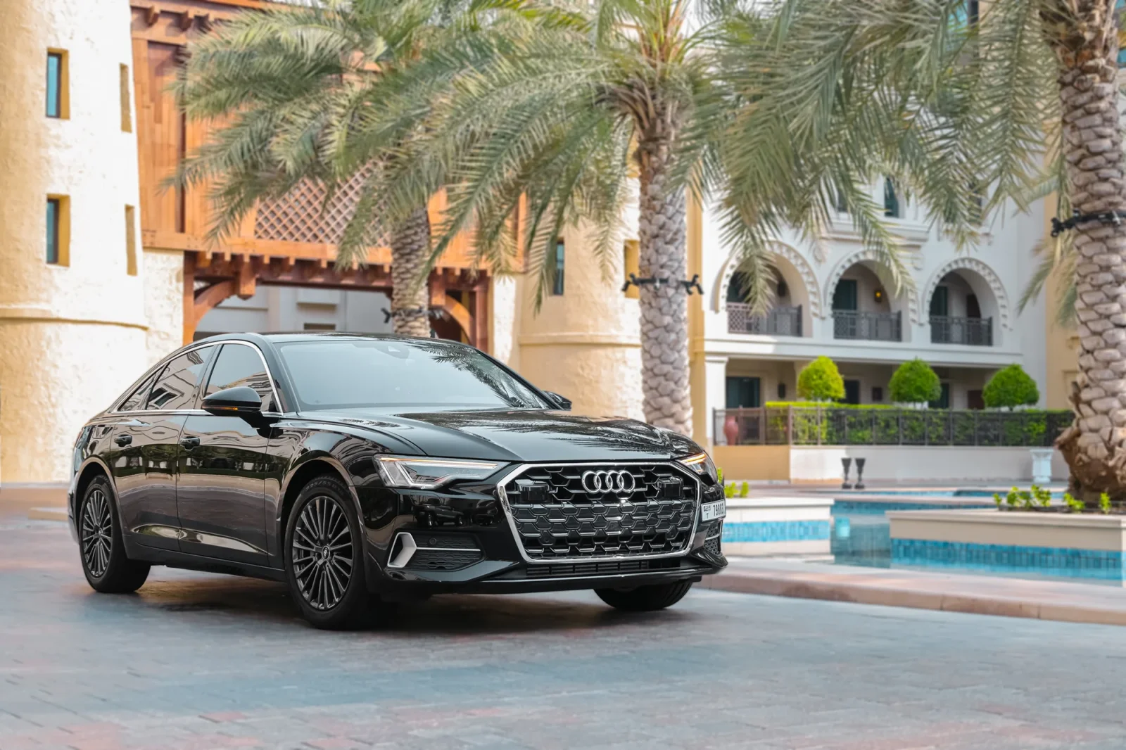 Kiralık Audi A6  Siyah 2024 içinde Abu Dhabi