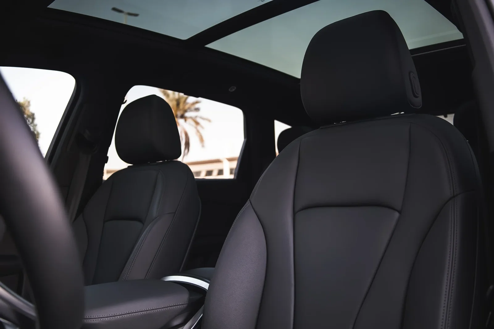 Miete Audi Q7  Silber 2023 in der Abu Dhabi - 4 