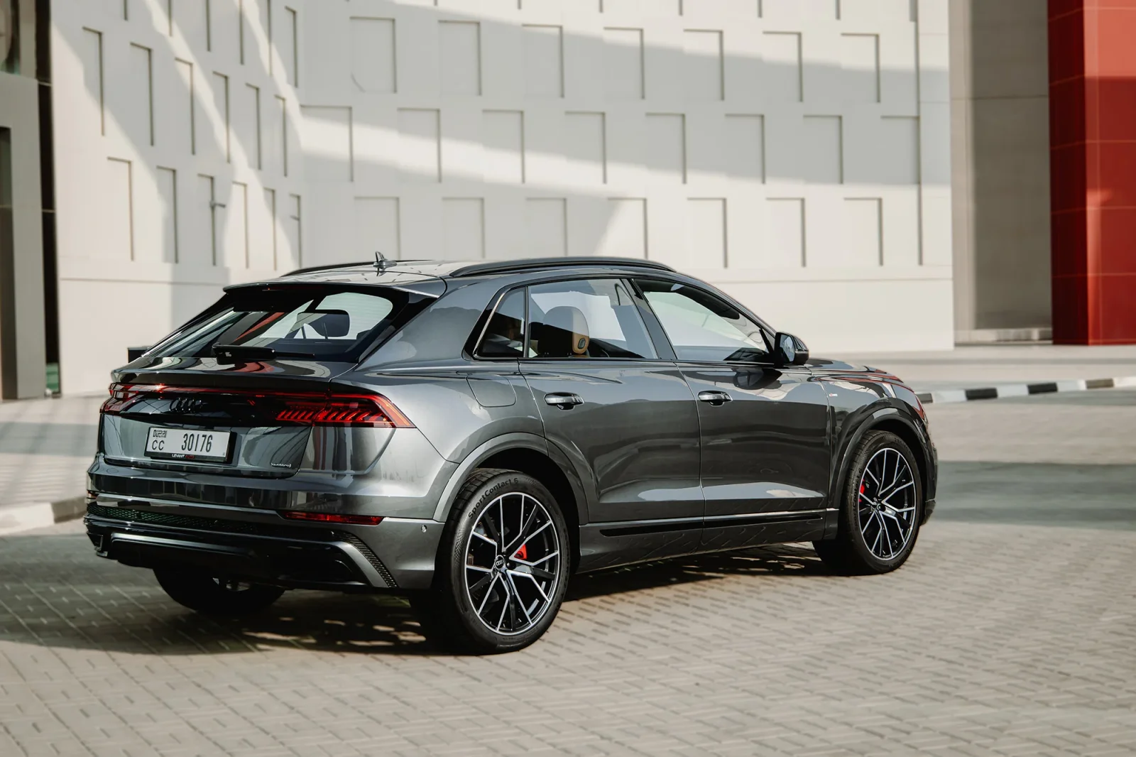 Alquiler Audi Q8  Gris 2023 en Abu Dabi - 15 
