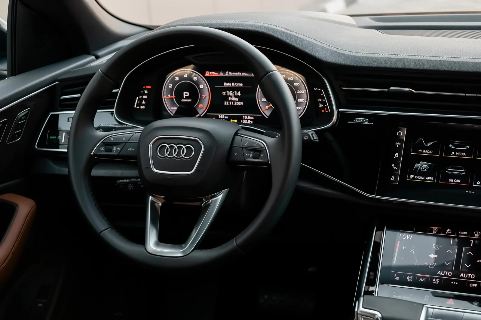 Alquiler Audi Q8  Gris 2023 en Abu Dabi - 6 