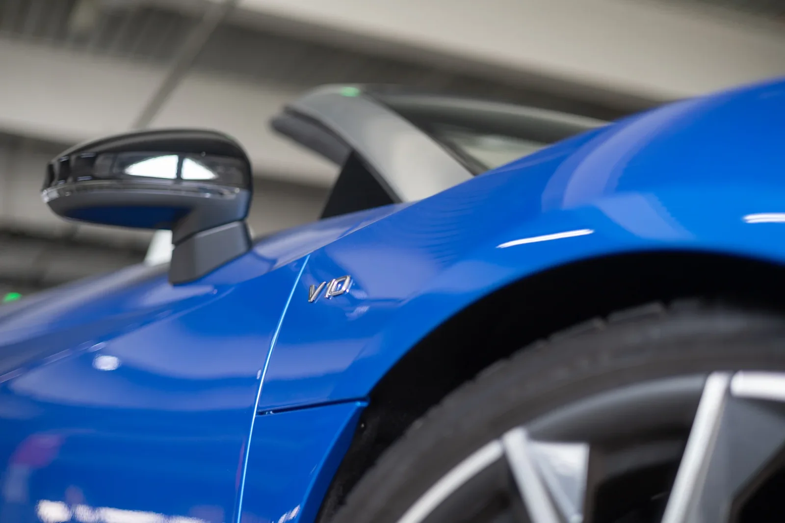 Rent Audi R8 Spyder Blue 2022 in Abu Dhabi - 12 