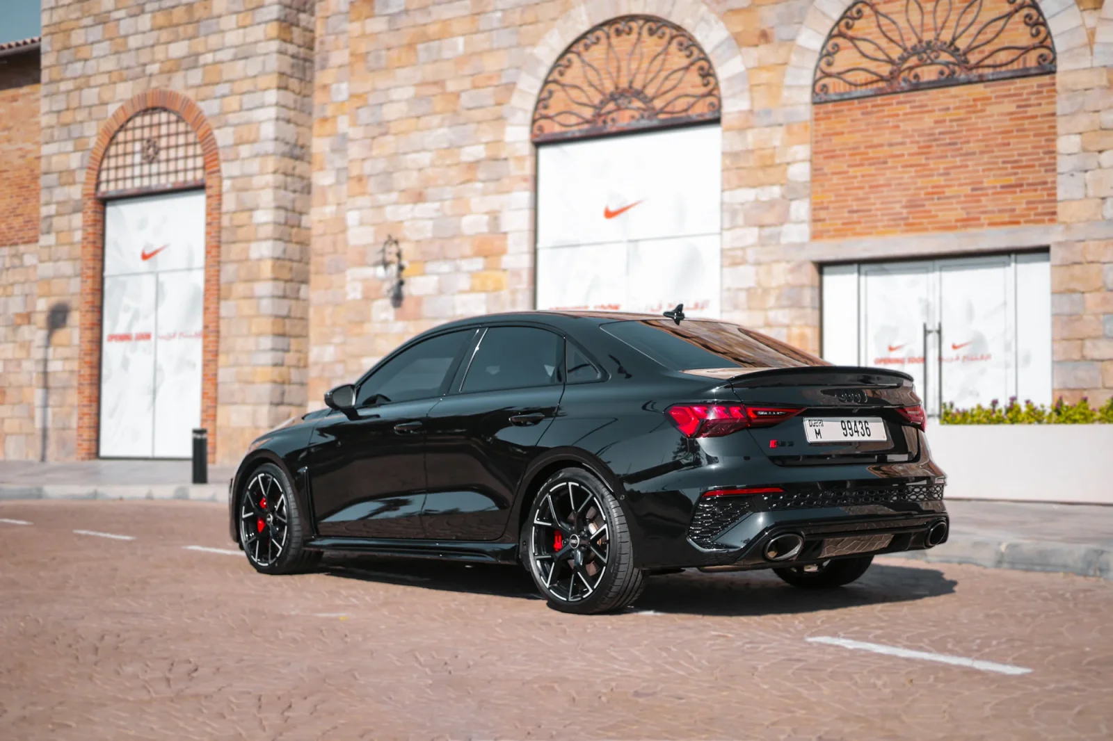 Miete Audi RS3  Schwarz 2023 in der Abu Dhabi - 11 