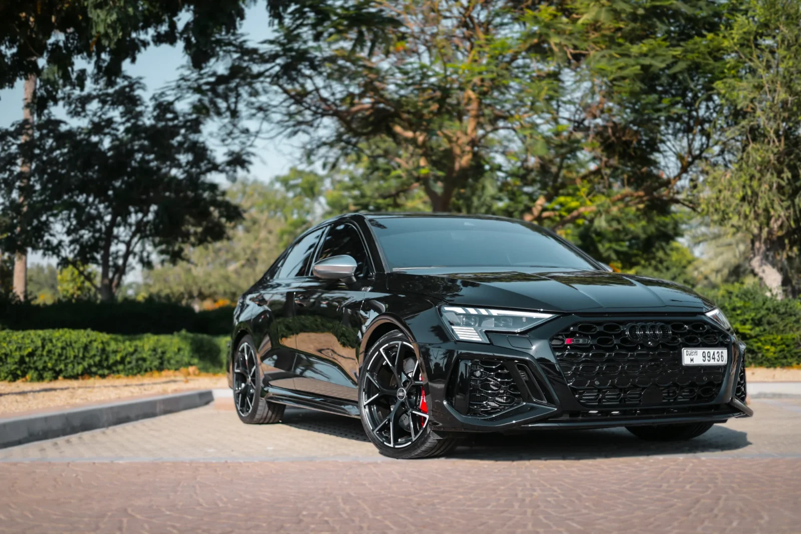 Miete Audi RS3  Schwarz 2023 in der Abu Dhabi - 2 