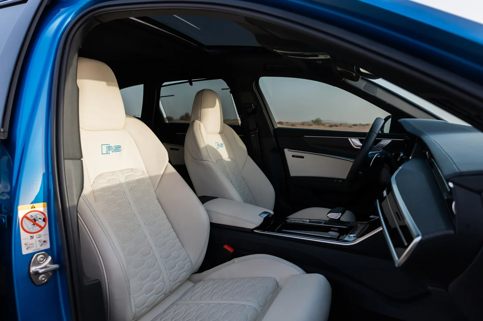 Miete Audi RS6  Blau 2023 in der Abu Dhabi - 9 