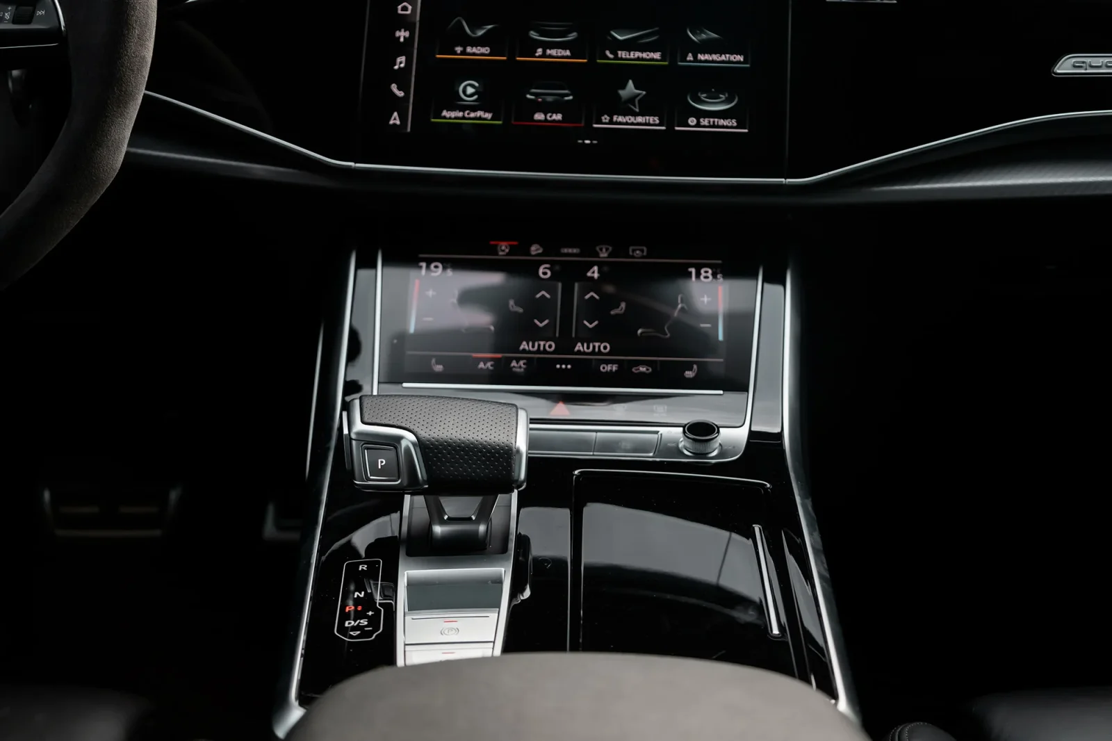 Kiralık Audi RS Q8  Beyaz 2023 içinde Abu Dhabi - 10 