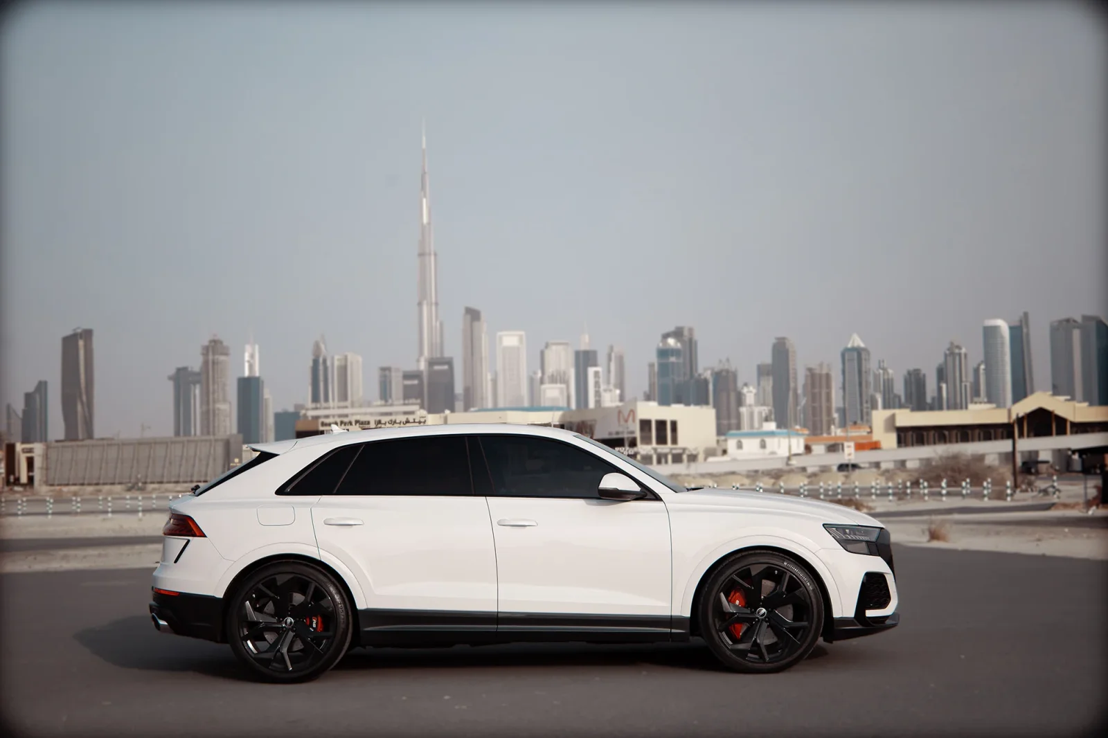 Kiralık Audi RS Q8  Beyaz 2023 içinde Abu Dhabi - 14 