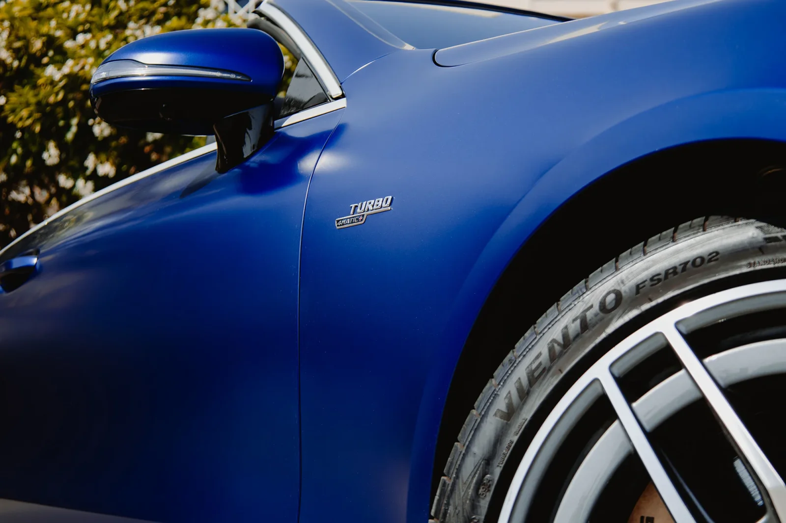 Alquiler Mercedes-Benz E-Class 53 AMG  Azul 2022 en Abu Dabi - 13 