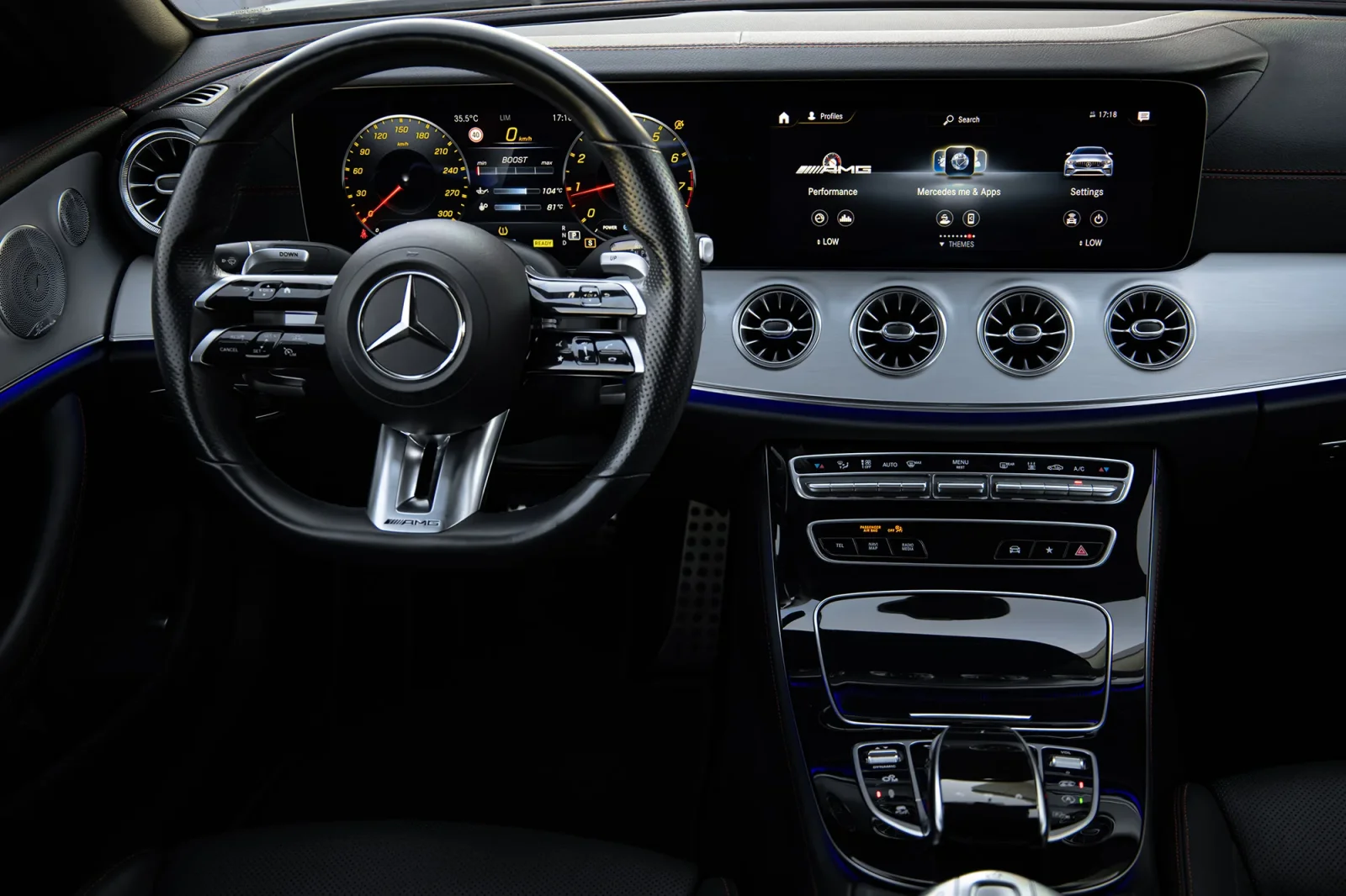 Alquiler Mercedes-Benz E-Class 53 AMG  Azul 2022 en Abu Dabi - 3 