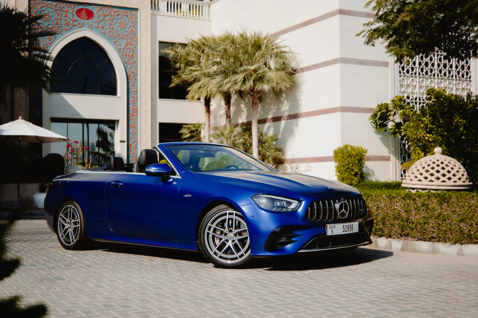 Alquiler Mercedes-Benz E-Class 53 AMG  Azul 2022 en Abu Dabi - 10 