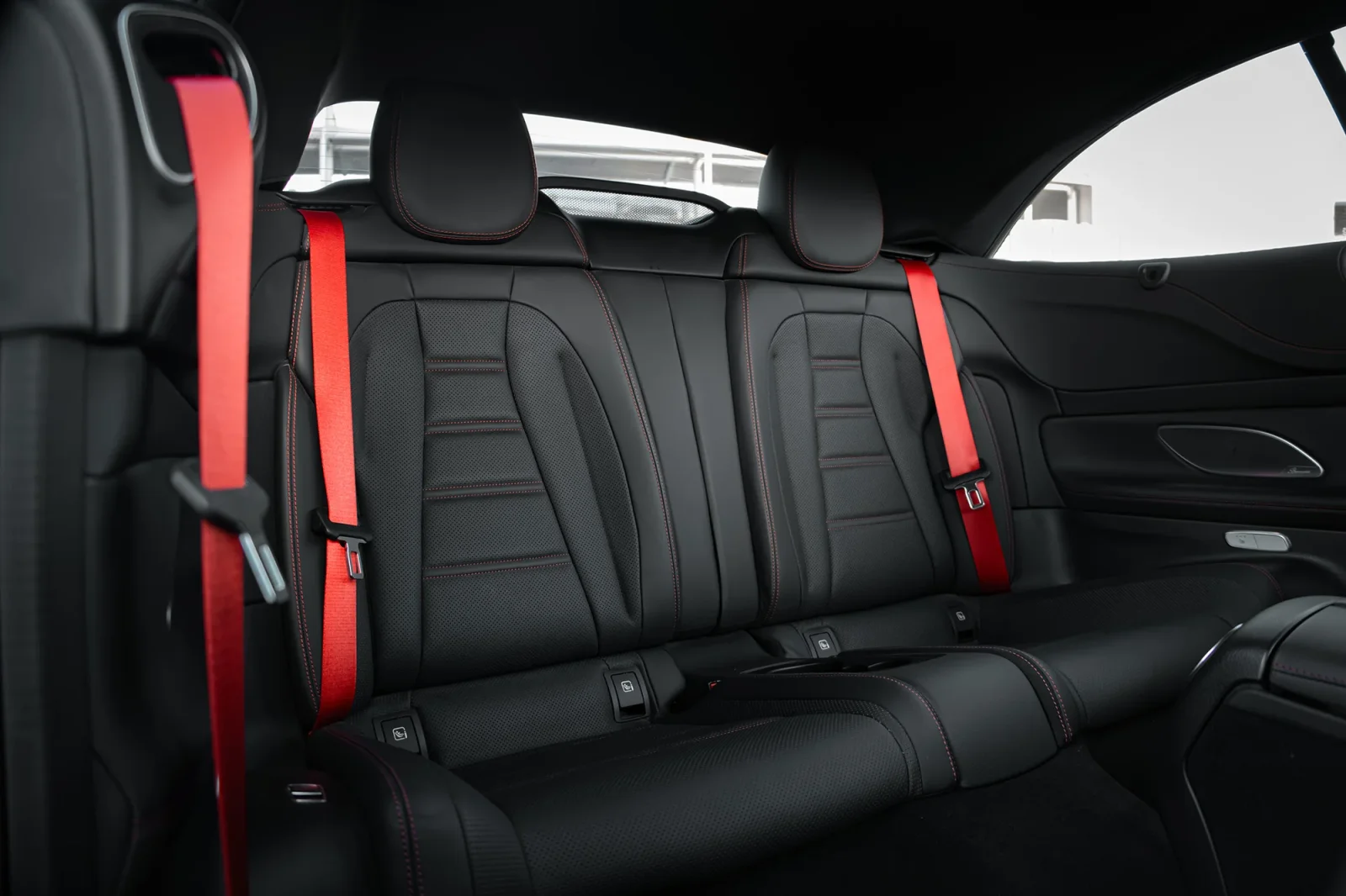 Alquiler Mercedes-Benz E-Class 53 AMG  Azul 2022 en Abu Dabi - 7 