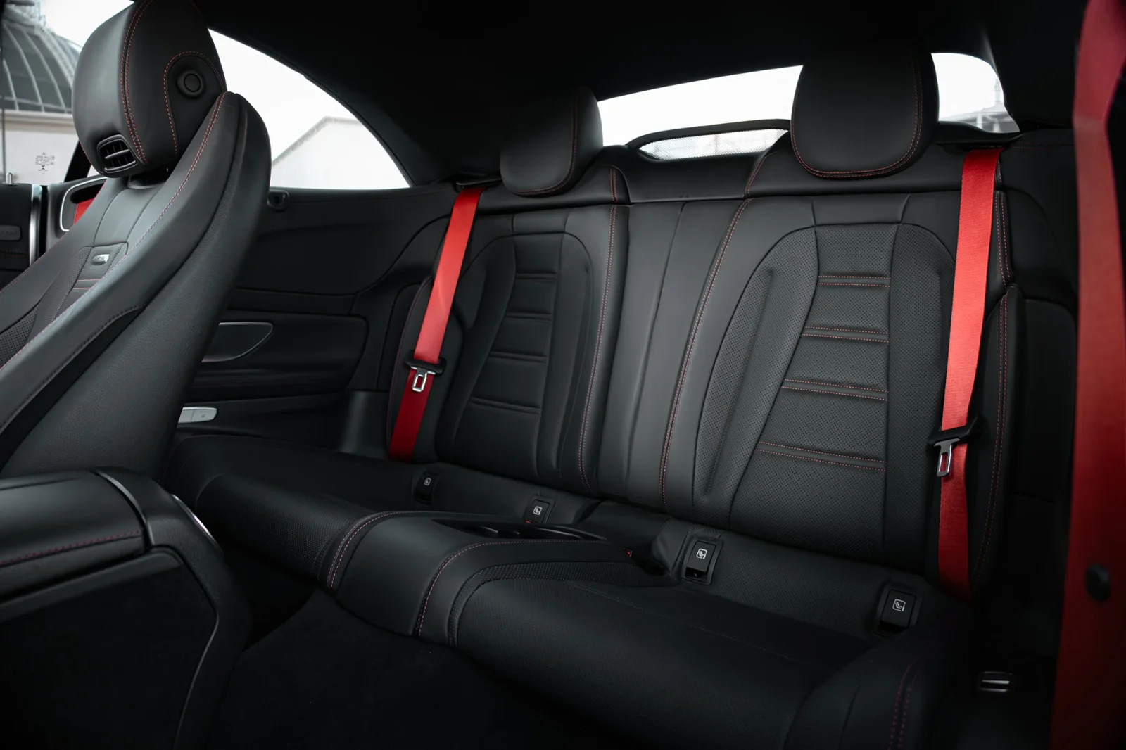 Alquiler Mercedes-Benz E-Class 53 AMG  Azul 2022 en Abu Dabi - 8 