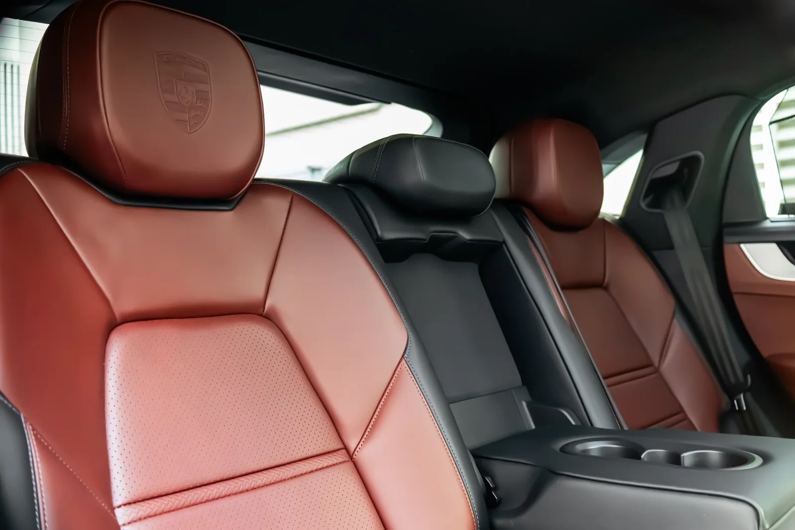 Alquiler Porsche Cayenne Coupe  Gris 2024 en Abu Dabi - 7 