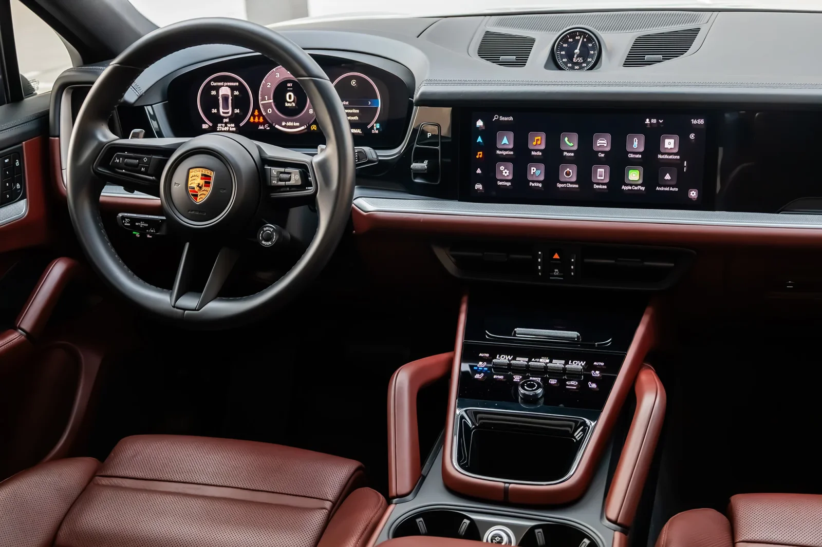 Alquiler Porsche Cayenne Coupe  Gris 2024 en Abu Dabi - 4 