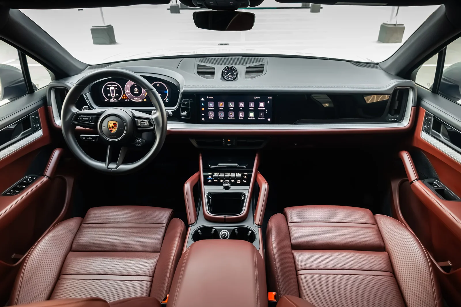 Alquiler Porsche Cayenne Coupe  Gris 2024 en Abu Dabi - 3 