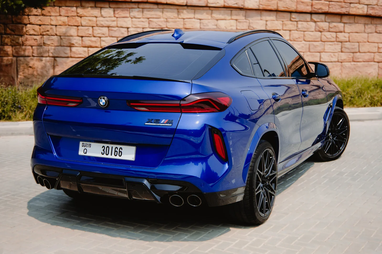 Affitto BMW X6M Competition Blu 2021 in Abu Dhabi - 12 