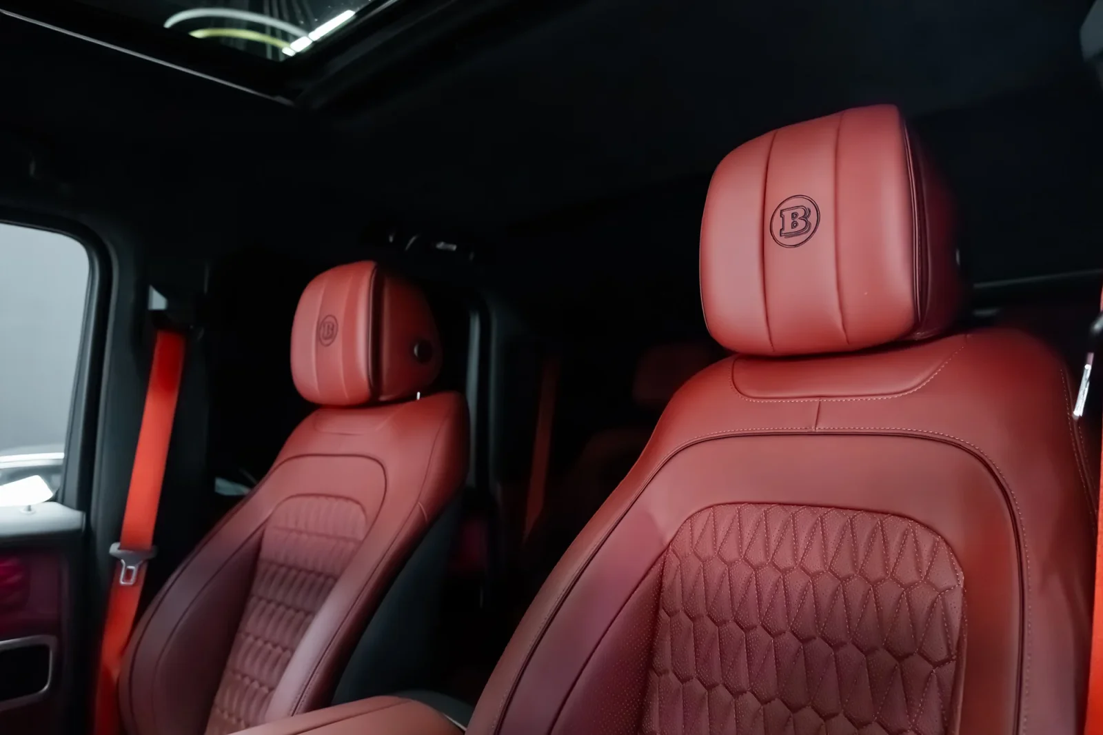 Rent Mercedes-Benz G-Class  BRABUS 800  Black 2021 in Abu Dhabi - 5 