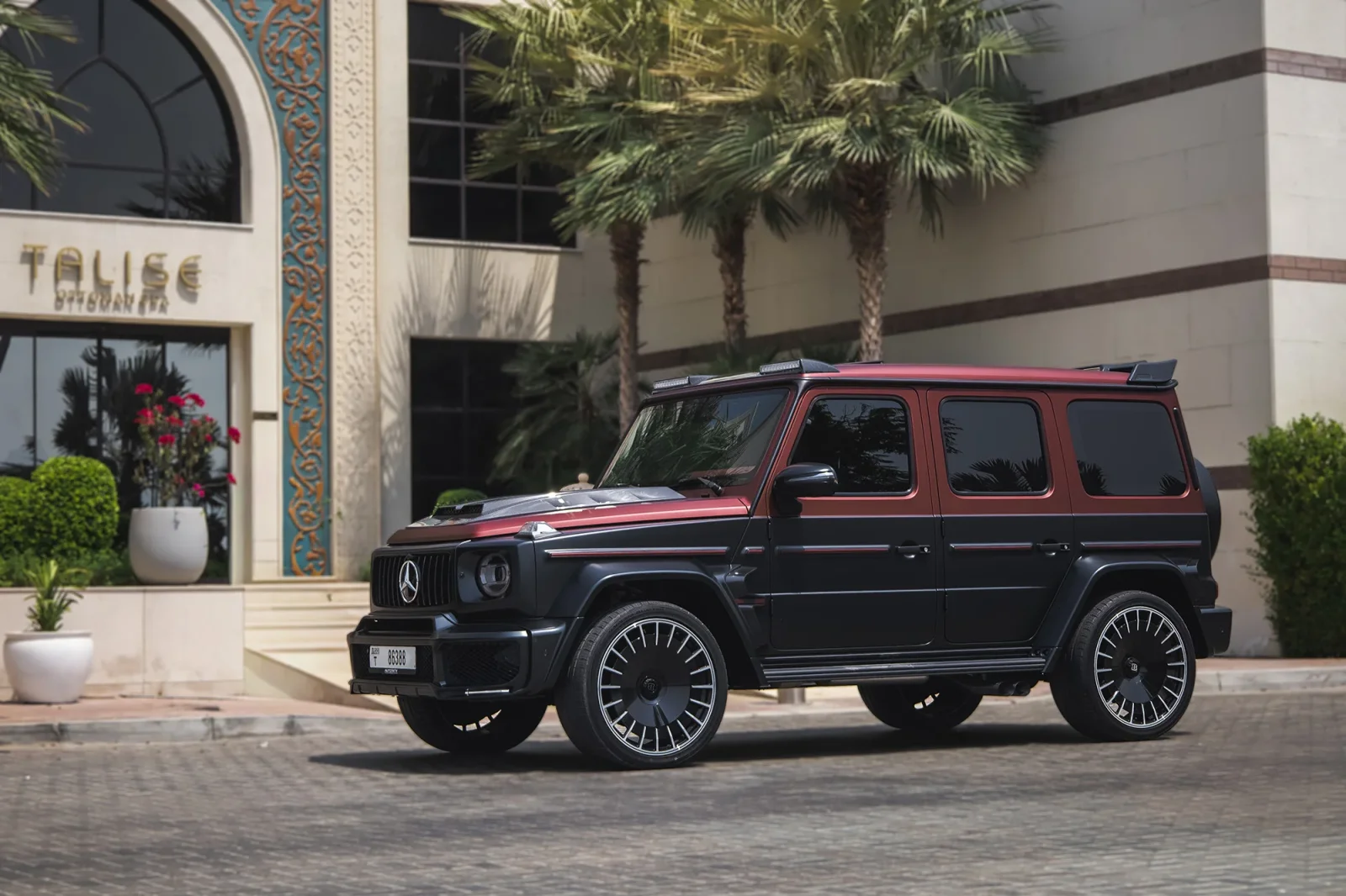 Rent Mercedes-Benz G-Class  BRABUS 800  Black 2021 in Abu Dhabi - 7 