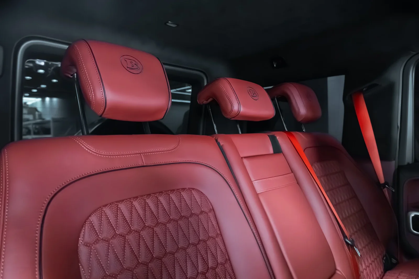 Rent Mercedes-Benz G-Class  BRABUS 800  Black 2021 in Abu Dhabi - 6 