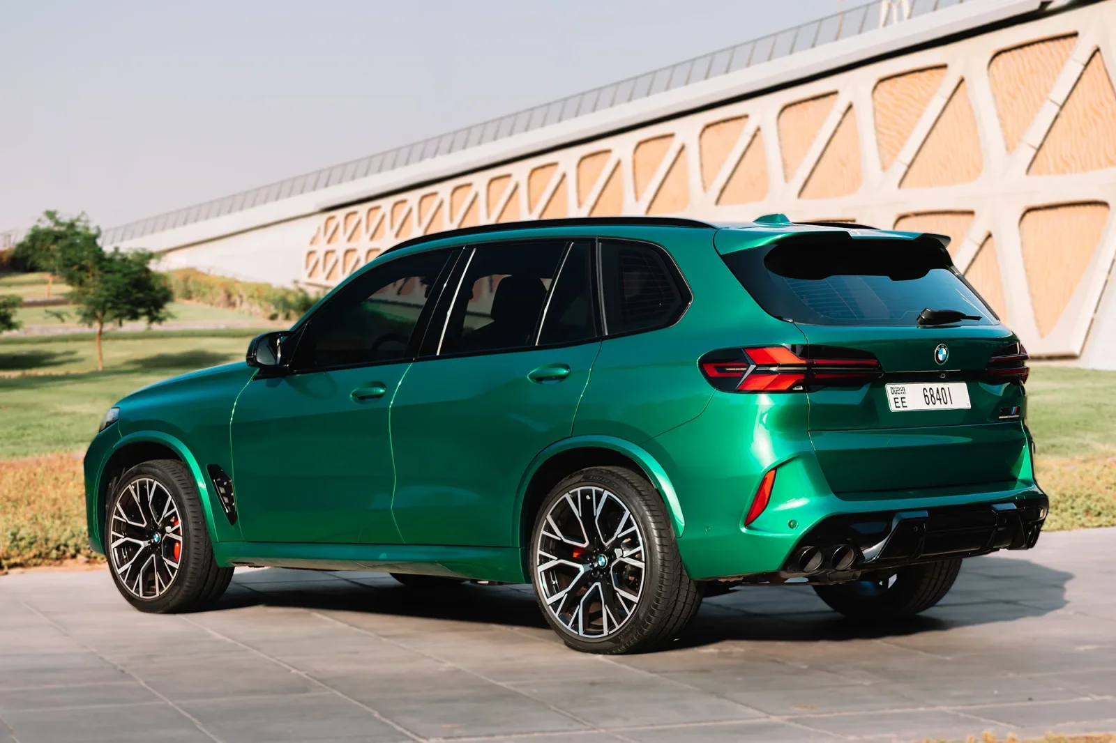 Affitto BMW X5 M Competition Verde 2024 in Abu Dhabi - 13 