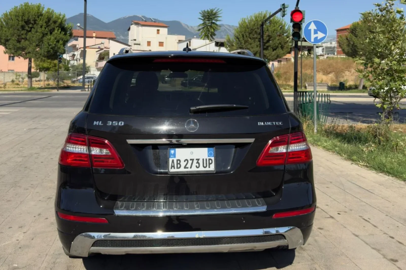 Rent Mercedes-Benz M-Class ML350 Bluetec Black 2013 in Tirana - 7 