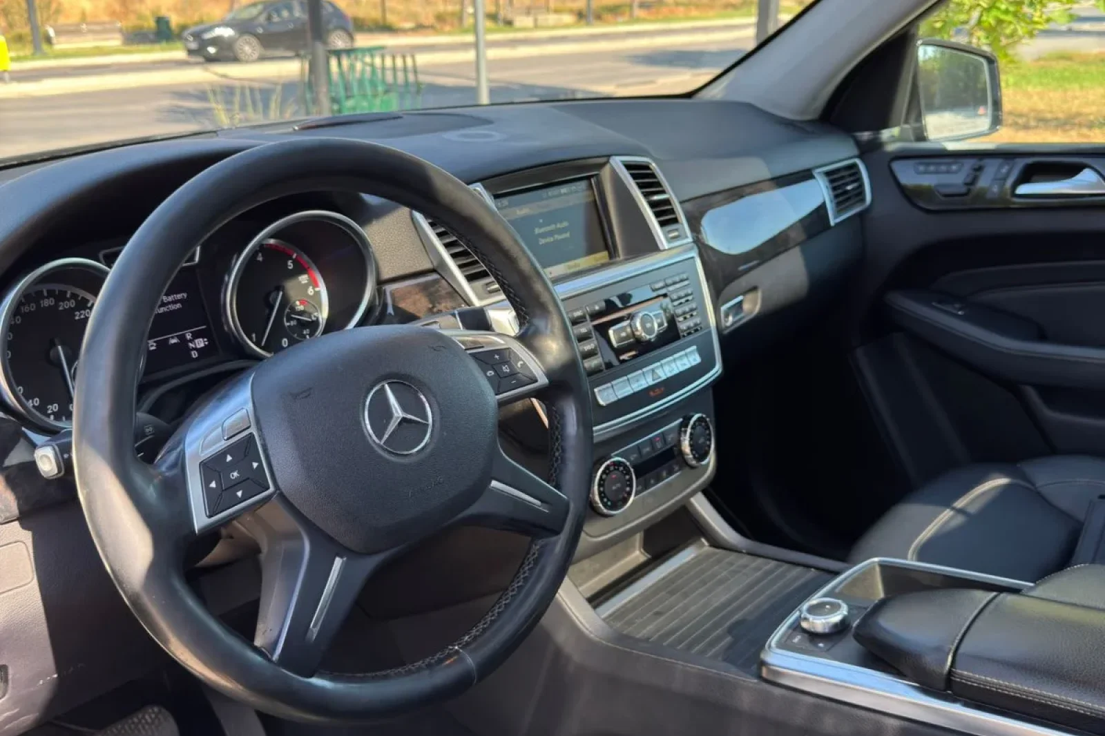 Rent Mercedes-Benz M-Class ML350 Bluetec Black 2013 in Tirana - 4 