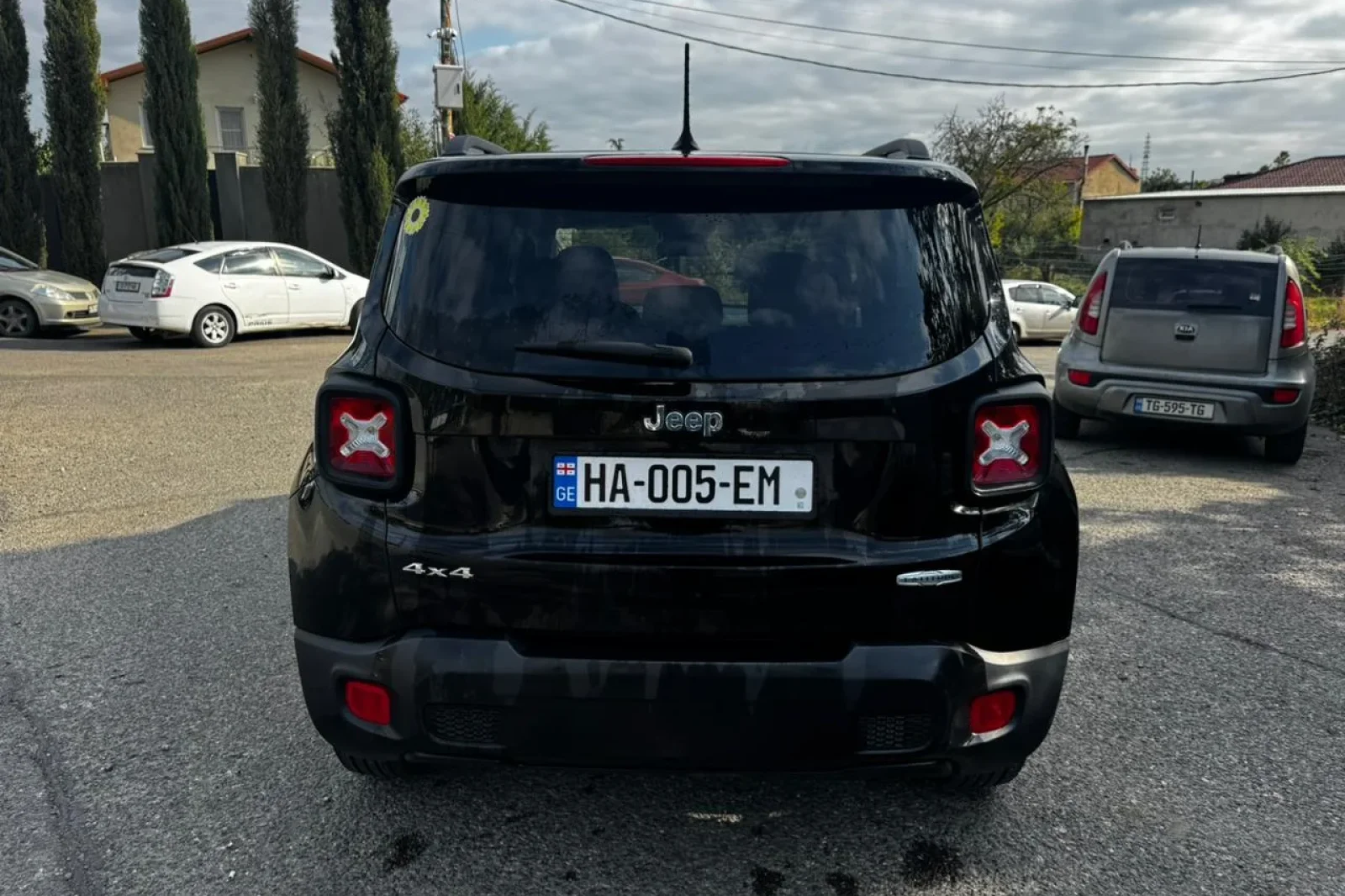 Huren Jeep Renegade Latitude Zwart 2017 in Tbilisi - 9 